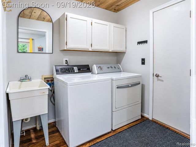 13608 Windmoor Drive, South Lyon, MI 48178