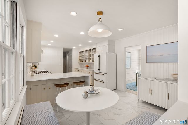 7 Shaw Drive, Simsbury, CT 06070