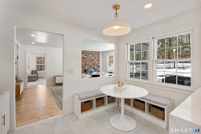 7 Shaw Drive, Simsbury, CT 06070