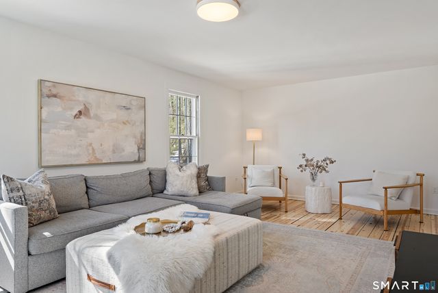 7 Shaw Drive, Simsbury, CT 06070