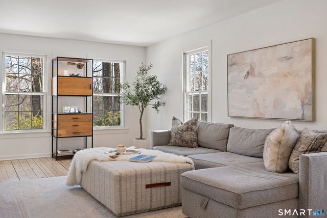 7 Shaw Drive, Simsbury, CT 06070