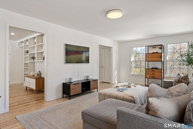 7 Shaw Drive, Simsbury, CT 06070