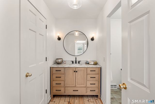 7 Shaw Drive, Simsbury, CT 06070