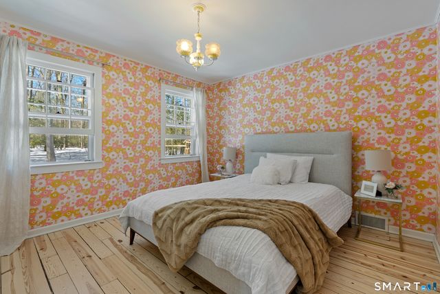 7 Shaw Drive, Simsbury, CT 06070