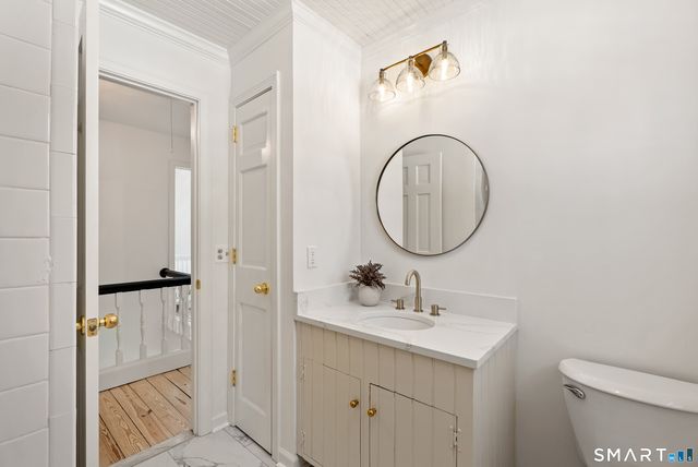 7 Shaw Drive, Simsbury, CT 06070