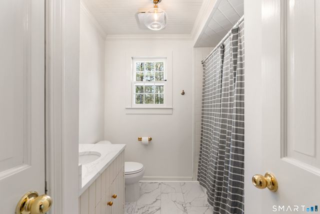 7 Shaw Drive, Simsbury, CT 06070