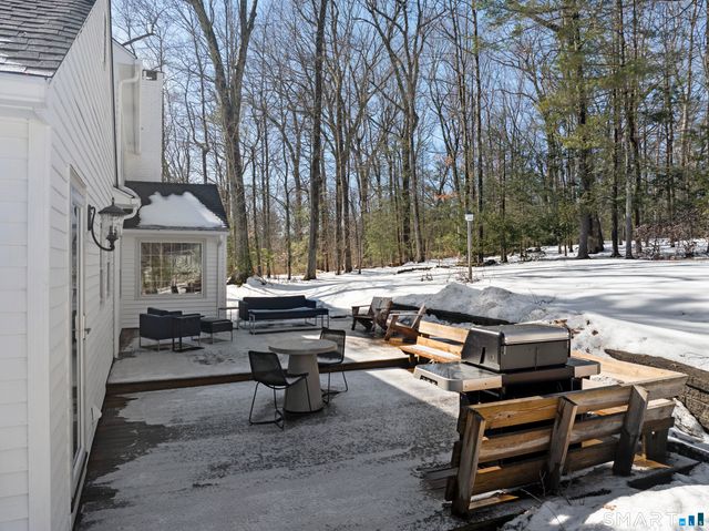 7 Shaw Drive, Simsbury, CT 06070