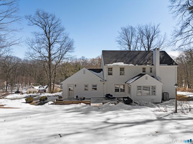 7 Shaw Drive, Simsbury, CT 06070