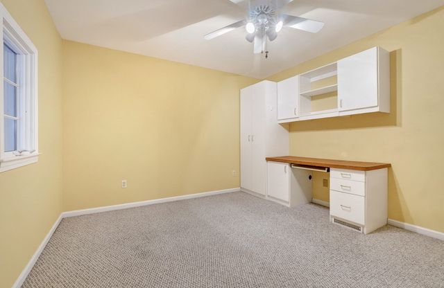 15 Hawthorne Lane 15, Bedford, MA 01730