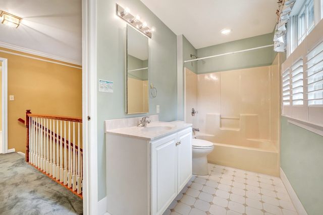 15 Hawthorne Lane 15, Bedford, MA 01730