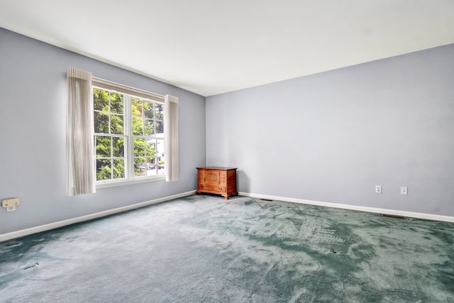 15 Hawthorne Lane 15, Bedford, MA 01730