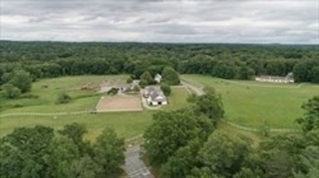 15 Hawthorne Lane 15, Bedford, MA 01730
