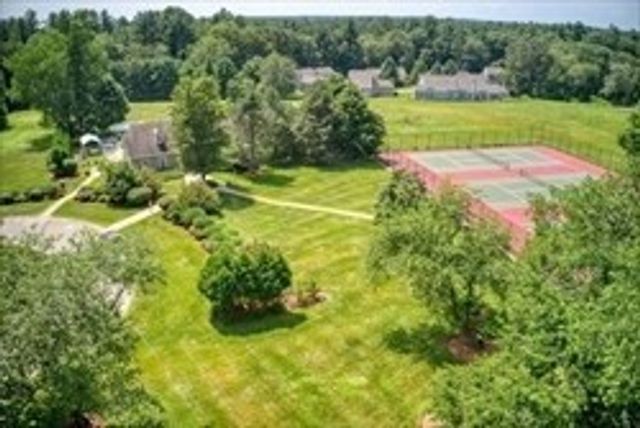 15 Hawthorne Lane 15, Bedford, MA 01730