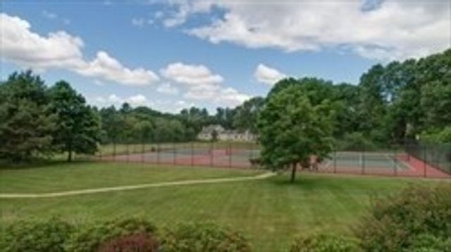 15 Hawthorne Lane 15, Bedford, MA 01730