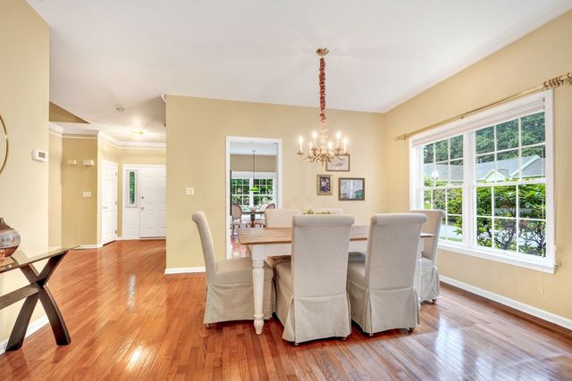 15 Hawthorne Lane 15, Bedford, MA 01730