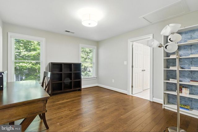 6838 SAINT ALBANS RD, Mclean, VA 22101