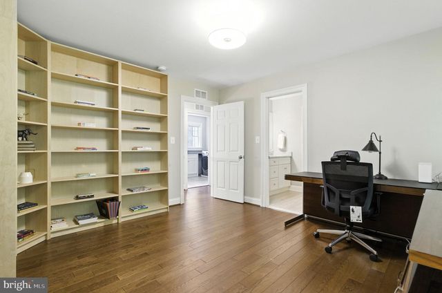 6838 SAINT ALBANS RD, Mclean, VA 22101