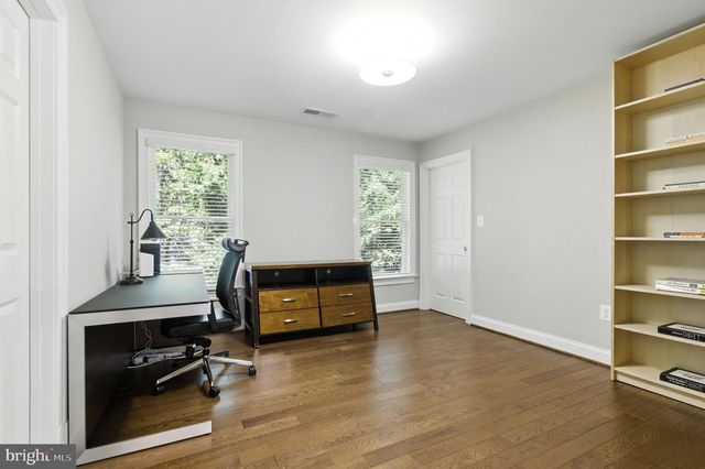 6838 SAINT ALBANS RD, Mclean, VA 22101