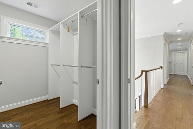 6838 SAINT ALBANS RD, Mclean, VA 22101