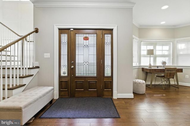 6838 SAINT ALBANS RD, Mclean, VA 22101