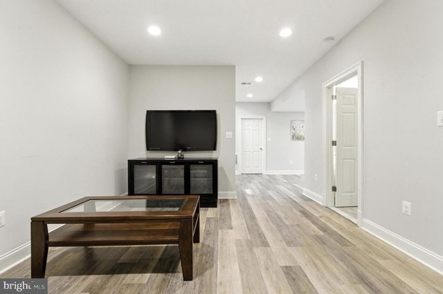 6838 SAINT ALBANS RD, Mclean, VA 22101