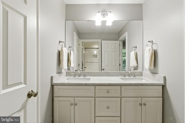 6838 SAINT ALBANS RD, Mclean, VA 22101