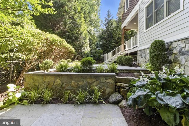 6838 SAINT ALBANS RD, Mclean, VA 22101