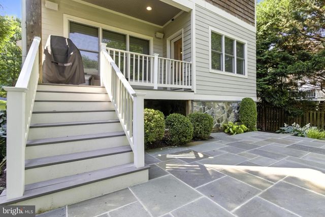 6838 SAINT ALBANS RD, Mclean, VA 22101