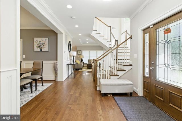 6838 SAINT ALBANS RD, Mclean, VA 22101