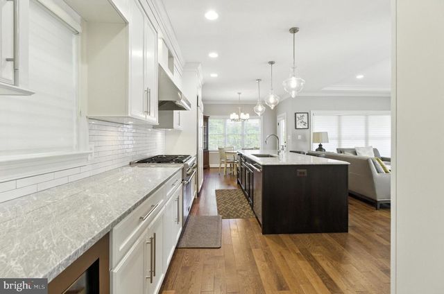 6838 SAINT ALBANS RD, Mclean, VA 22101