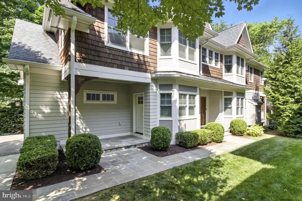 6838 SAINT ALBANS RD, Mclean, VA 22101