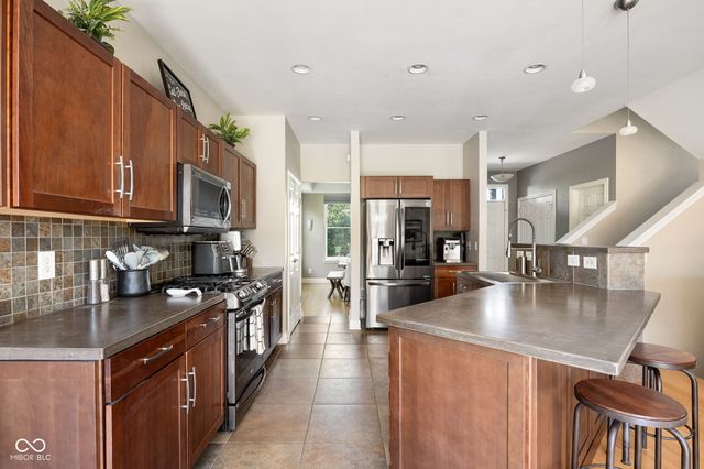 2335 Central Avenue, Indianapolis, IN 46205