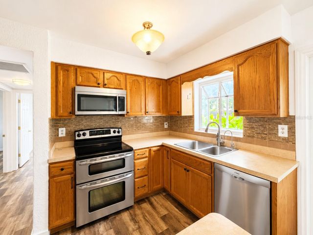 6000 42ND AVENUE N, St Petersburg, FL 33709