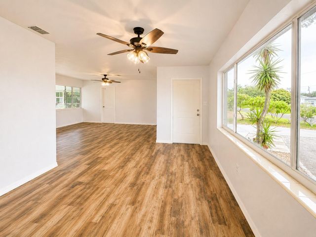 6000 42ND AVENUE N, St Petersburg, FL 33709