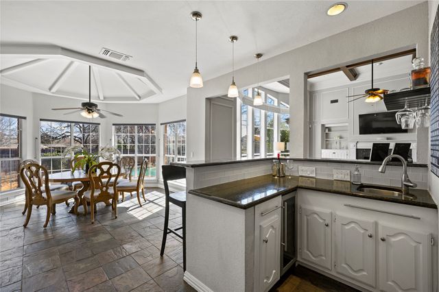 800 Ridgedale Court, Southlake, TX 76092