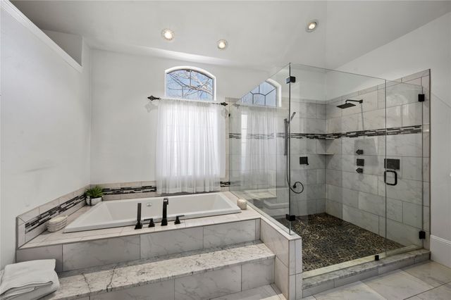 800 Ridgedale Court, Southlake, TX 76092