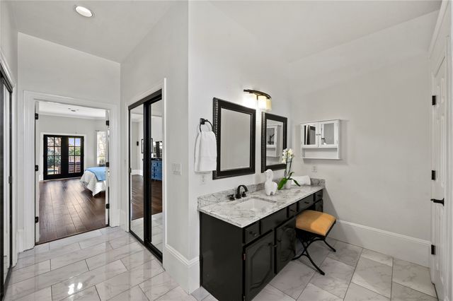 800 Ridgedale Court, Southlake, TX 76092