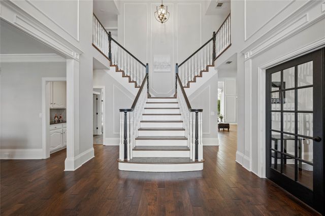 800 Ridgedale Court, Southlake, TX 76092