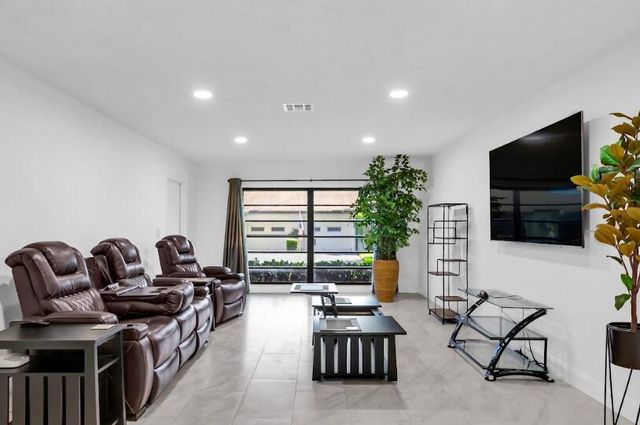 4857 Dovewood Terrace A, Boynton Beach, FL 33436