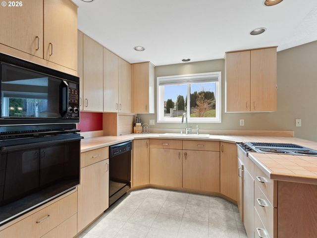 3300 Ne 164TH St HH4, Ridgefield, WA 98642