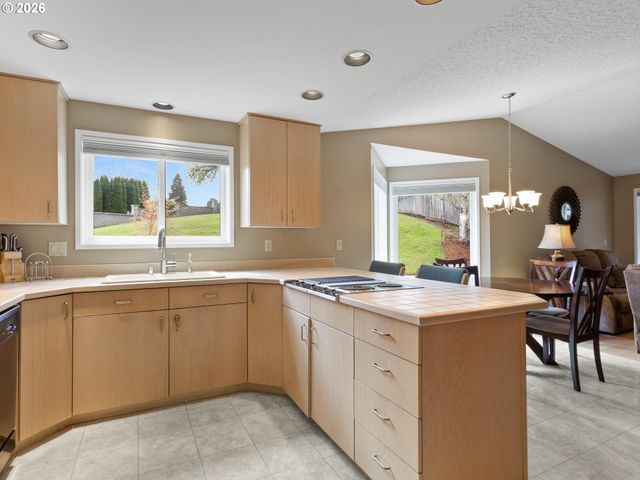 3300 Ne 164TH St HH4, Ridgefield, WA 98642