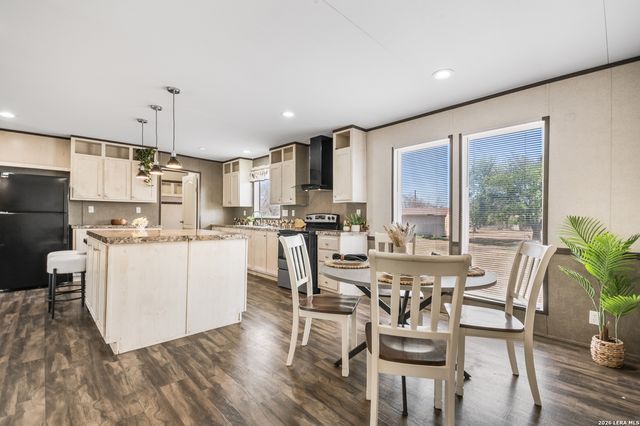 114 County Road 5600, Castroville, TX 78009