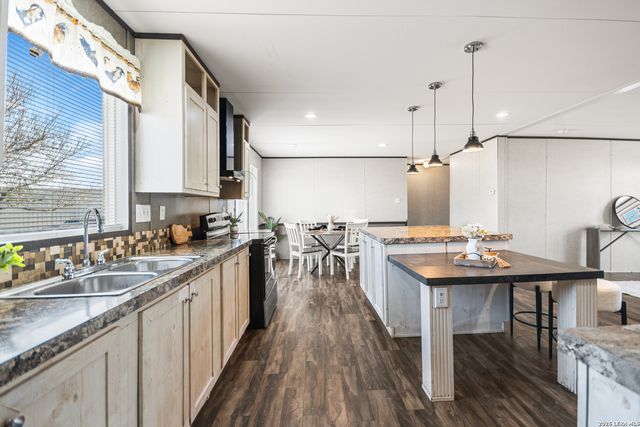 114 County Road 5600, Castroville, TX 78009