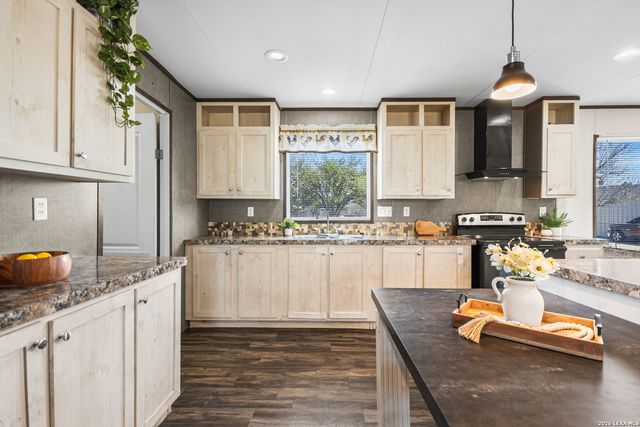 114 County Road 5600, Castroville, TX 78009