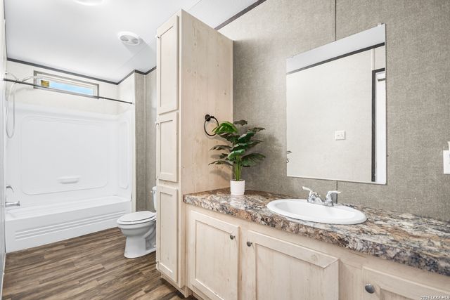 114 County Road 5600, Castroville, TX 78009