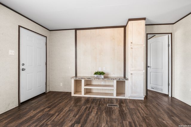 114 County Road 5600, Castroville, TX 78009