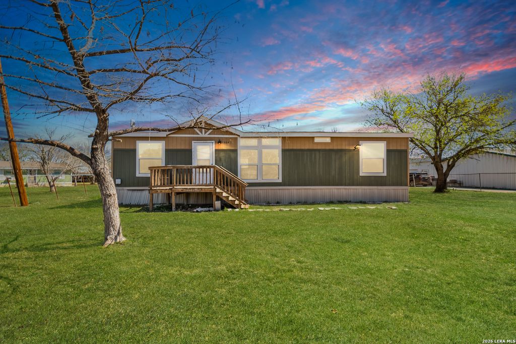 114 County Road 5600, Castroville, TX 78009