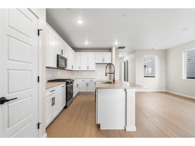 13182 Barefoot Lakes Pkwy, Firestone, CO 80504