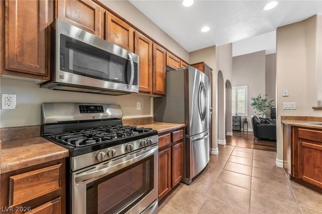 3975 North Hualapai Way 215, Las Vegas, NV 89129