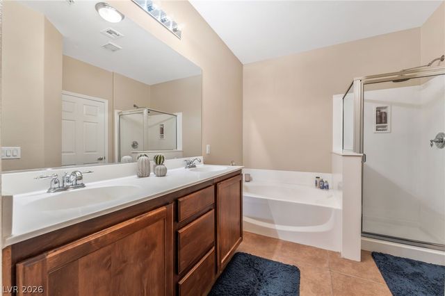 3975 North Hualapai Way 215, Las Vegas, NV 89129